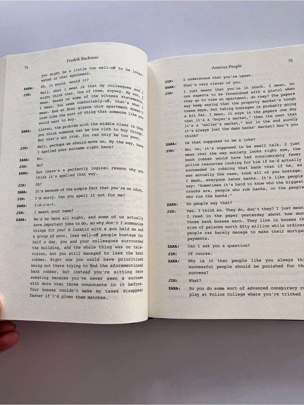 2 Book Bundle | Fiction | The Friend Zone + Anxious People - Picture 8 of 8